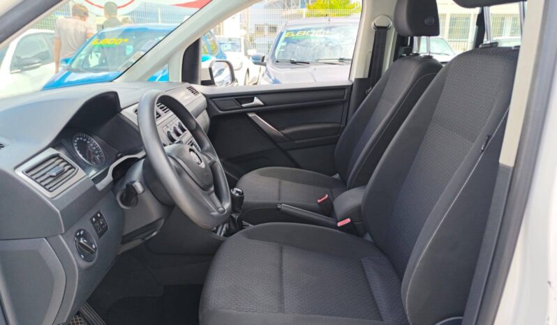 
								Volkswagen Caddy IV 2.0 TDI 102ch Beach complet									